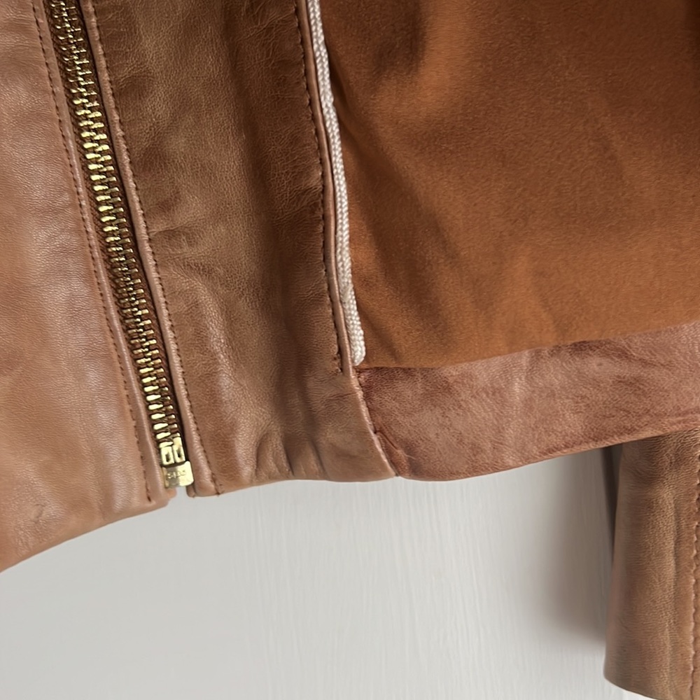 Danier buttery soft leather jacket - Picture 9 of 10